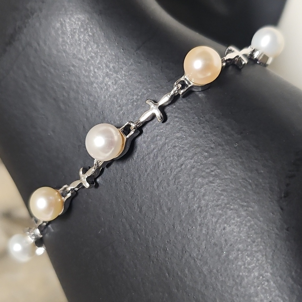 Just For Fun Pearl Bracelet - Picture 2 of 7